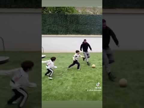 El regate de Leo Messi a su hijo 😳👏😁 #shorts #futbol