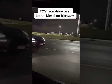 They drove by Lionel Messi on the highway and he waved back at them 😮(via @alguien93172) #shorts